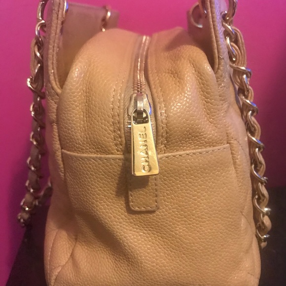 Chanel Petite Shopping Tote - Picture 3 of 8